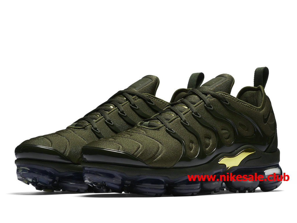 olive green air vapormax plus
